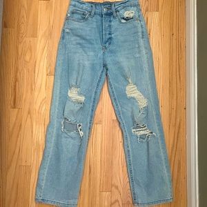 Women’s Distressed straight legs jeans